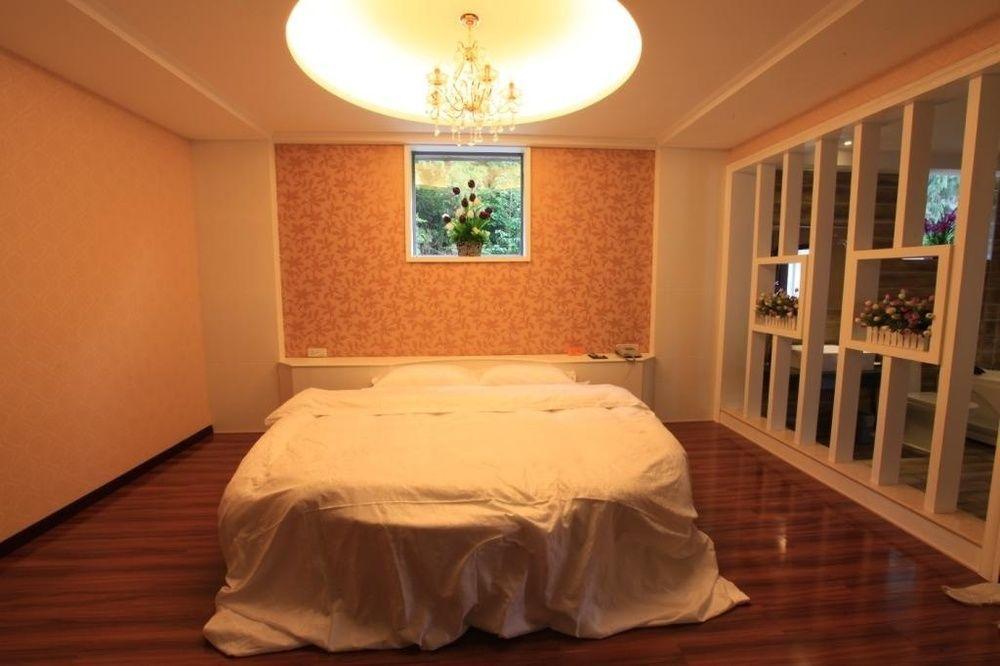 Yangshuo Hua Xiang Man Ting West Street Hotel Esterno foto